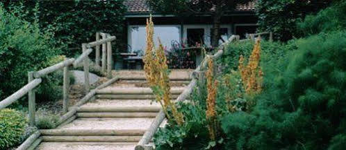 Le Saint Pierre Hotel Moncoutant Exterior photo